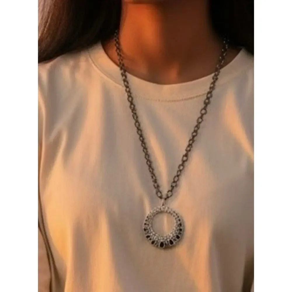 🧚🏻‍♀️ Handmade Vintage-Curated Blue Enamel Circle Pendant Necklace Silver Tone